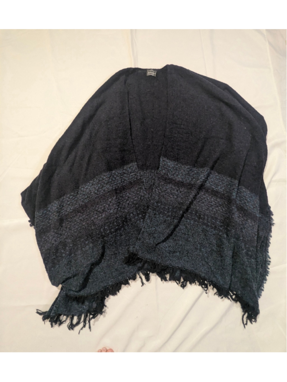 Kerry Woolen Mills Celtic Ruana Wrap - Picture 7 of 10